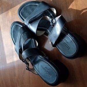 Liz Claiborne sandal
